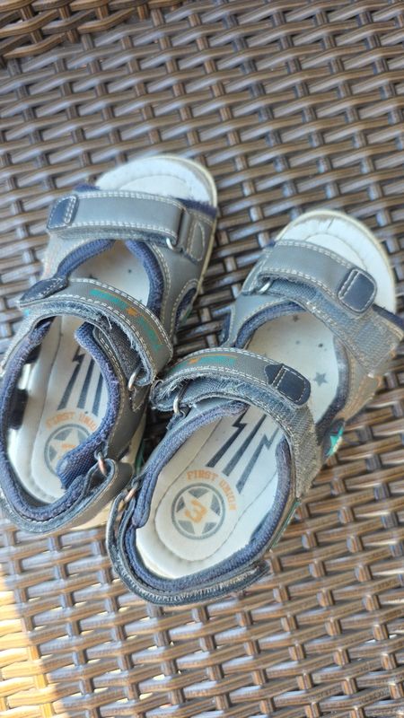 Kinderschuhe